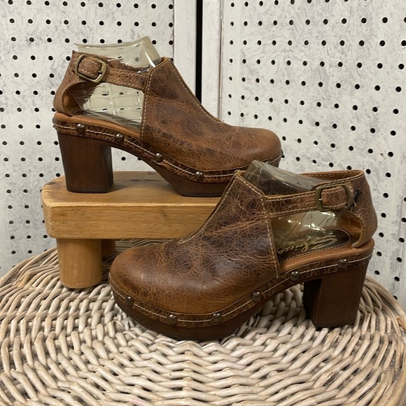 Sbicca Shoes - Sbicca leather